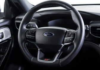 Подержанный автомобиль Ford Explorer 2021 года (11 фото)