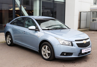 Подержанный автомобиль Chevrolet Cruze Sedan 2010 года (3 фото)