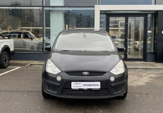 Подержанный автомобиль Ford S-MAX 2006 года (2 фото)