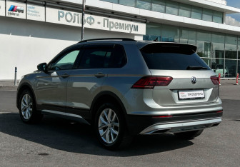 Подержанный автомобиль Volkswagen Tiguan 2019 года (7 фото)