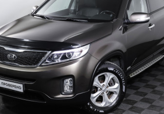 Подержанный автомобиль Kia Sorento 2016 года (22 фото)