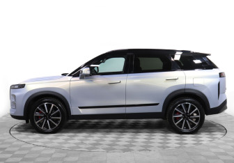 Подержанный автомобиль Jaecoo J7 2024 года (8 фото)