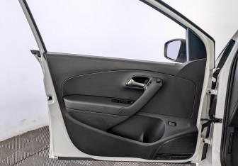 Подержанный автомобиль Volkswagen Polo Sedan 2019 года (19 фото)