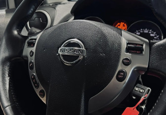 Подержанный автомобиль Nissan Qashqai+2 2009 года (15 фото)