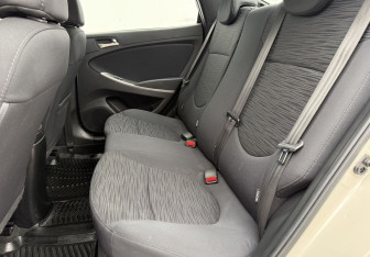 Подержанный автомобиль Hyundai Solaris Sedan 2015 года (11 фото)