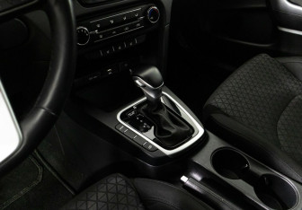 Подержанный автомобиль Kia Ceed Hatchback 2022 года (16 фото)