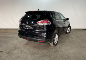 Подержанный автомобиль Nissan X-Trail 2017 года (6 фото)