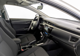 Подержанный автомобиль Toyota Corolla Sedan 2013 года (11 фото)
