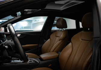 Подержанный автомобиль Audi A5 Liftback 2021 года (23 фото)