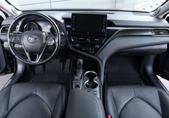 Подержанный автомобиль Toyota Camry Sedan 2021 года (19 фото)