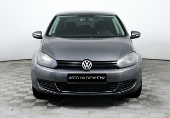 Подержанный автомобиль Volkswagen Golf Hatchback 2010 года (2 фото)