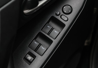 Подержанный автомобиль Mazda 3 Sedan 2009 года (15 фото)
