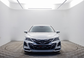 Подержанный автомобиль Toyota Camry Sedan 2019 года (2 фото)