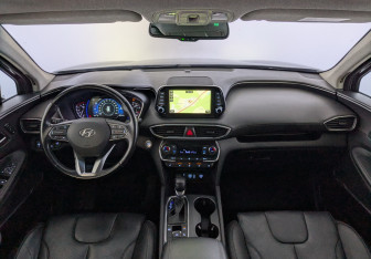 Подержанный автомобиль Hyundai Santa Fe 2018 года (14 фото)