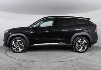 Подержанный автомобиль Geely Atlas 2024 года (8 фото)