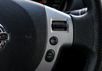 Подержанный автомобиль Nissan Qashqai 2008 года (20 фото)