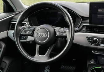 Подержанный автомобиль Audi A4 Sedan 2021 года (14 фото)