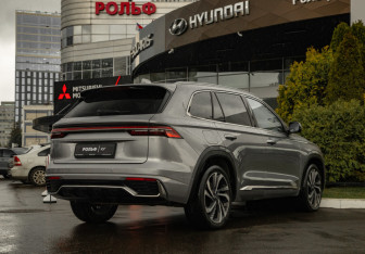 Подержанный автомобиль Geely Monjaro 2023 года (4 фото)
