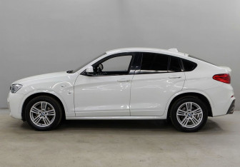 Подержанный автомобиль BMW X4 2016 года (8 фото)