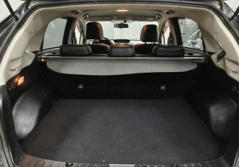 Подержанный автомобиль Subaru XV 2013 года (14 фото)