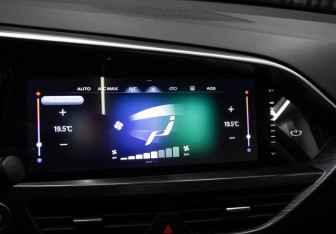 Подержанный автомобиль Geely Tugella 2022 года (20 фото)