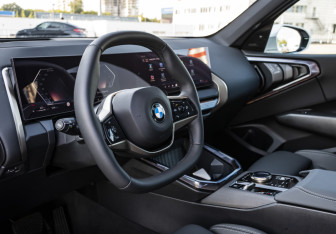 Подержанный автомобиль BMW X3 2025 года (13 фото)