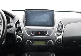 Подержанный автомобиль Hyundai ix35 2010 года (19 фото)