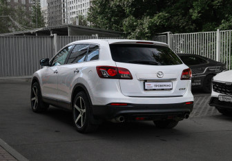 Подержанный автомобиль Mazda CX-9 2012 года (6 фото)
