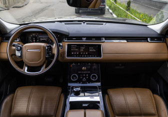 Подержанный автомобиль Land Rover Range Rover Velar 2017 года (14 фото)