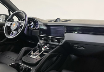 Подержанный автомобиль Porsche Cayenne 2018 года (9 фото)