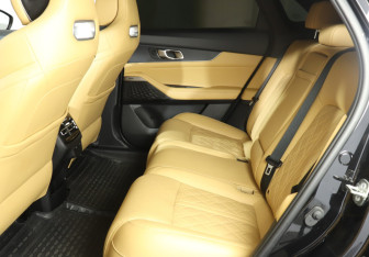 Подержанный автомобиль Changan UNI-K 2024 года (10 фото)