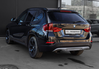 Подержанный автомобиль BMW X1 2014 года (6 фото)