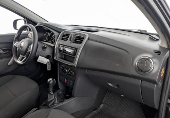 Подержанный автомобиль Renault Logan Sedan 2021 года (11 фото)