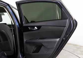 Подержанный автомобиль Kia Cerato Sedan 2020 года (22 фото)