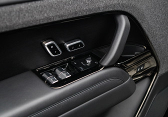Подержанный автомобиль Land Rover Range Rover Sport 2022 года (23 фото)
