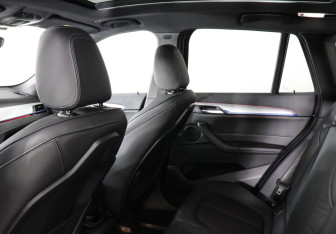 Подержанный автомобиль BMW X1 2022 года (14 фото)