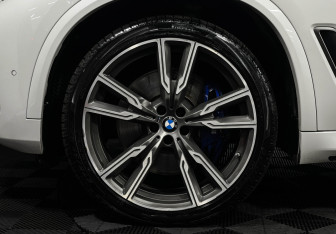 Подержанный автомобиль BMW X5 2021 года (7 фото)