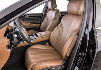 Подержанный автомобиль Genesis G80 2021 года (20 фото)