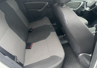 Подержанный автомобиль Renault Duster 2017 года (11 фото)