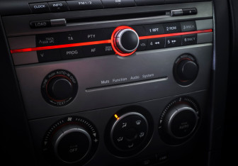 Подержанный автомобиль Mazda 3 Sedan 2006 года (18 фото)