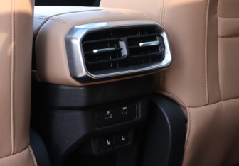 Подержанный автомобиль Jetour T2 2024 года (23 фото)