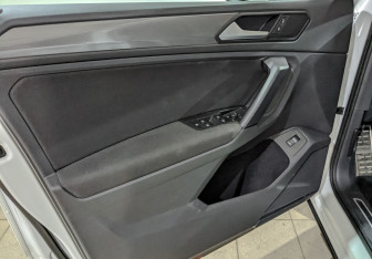 Подержанный автомобиль Volkswagen Tiguan 2020 года (18 фото)