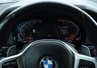Подержанный автомобиль BMW X5 2019 года (11 фото)