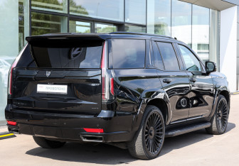 Подержанный автомобиль Cadillac Escalade Suv 2022 года (5 фото)