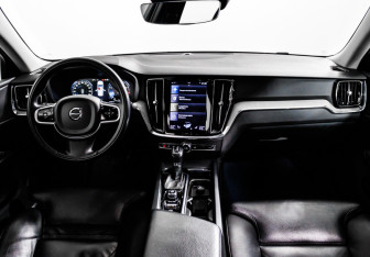 Подержанный автомобиль Volvo S60 2019 года (11 фото)