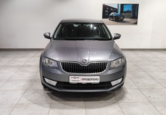 Подержанный автомобиль Skoda Octavia Liftback 2014 года (2 фото)