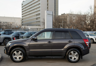 Подержанный автомобиль Suzuki Grand Vitara 2008 года (6 фото)