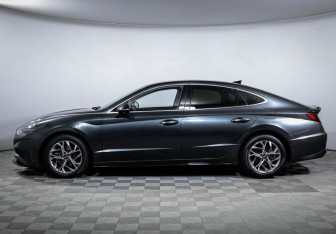 Подержанный автомобиль Hyundai Sonata 2020 года (8 фото)