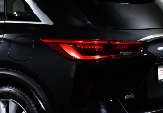 Подержанный автомобиль Infiniti QX50 2018 года (17 фото)