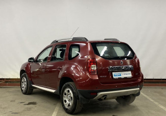 Подержанный автомобиль Renault Duster 2013 года (7 фото)